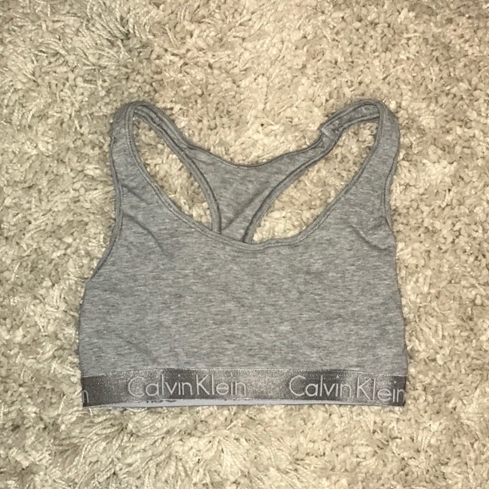 Sports bra